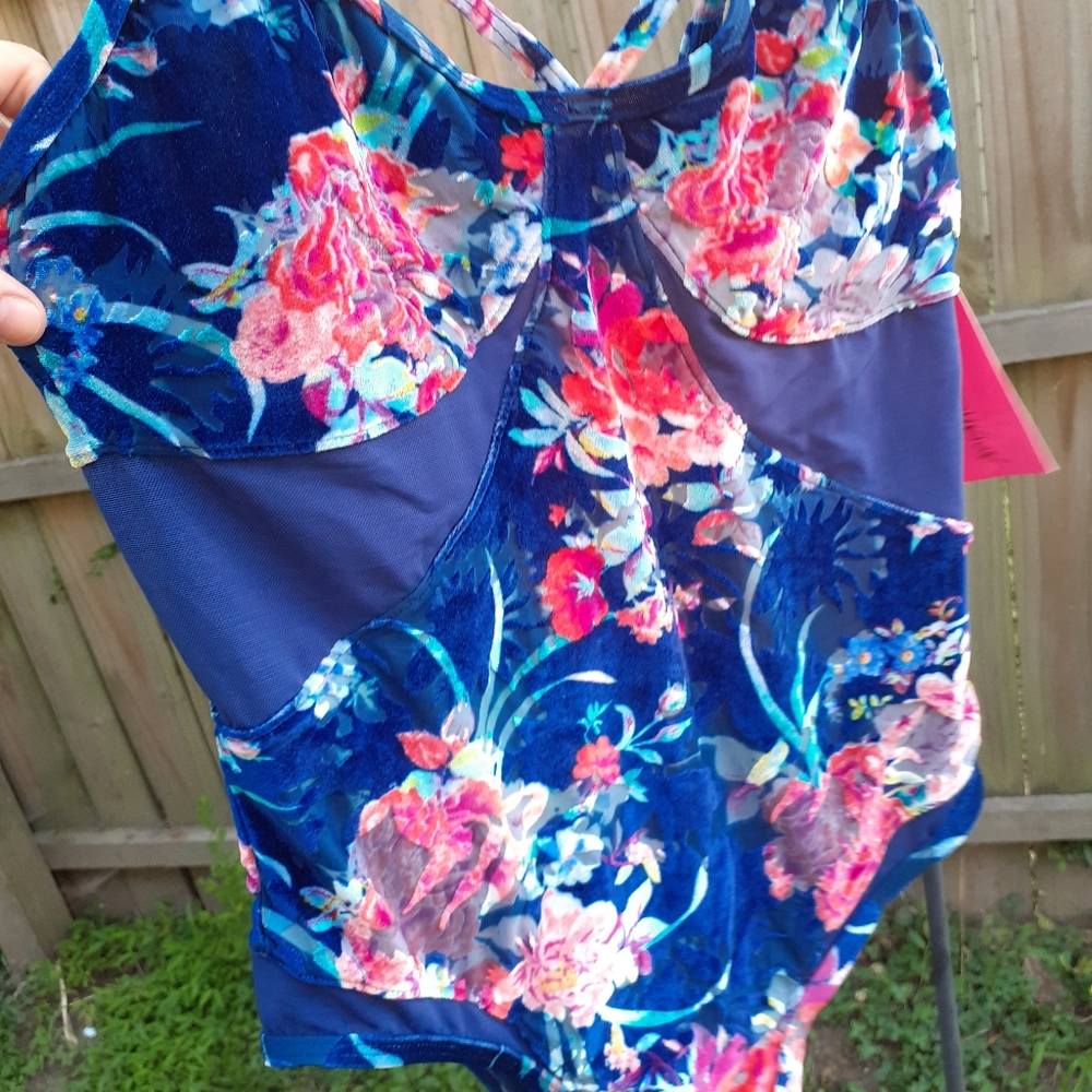 Betsey johnson small one piece bathing suit floral - Picture 5 of 6